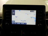 7インチ、ディスプレイオーディオを装備。スマホとクルマをつなぐことで、これまでのナビに加えて、いろいろなサービスが楽しめます。