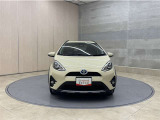 お車購入のポイントとなるフロントマスクです!シャープな目つきが印象的なデザインのヘッドランプです。