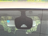 【エマージェンシーブレーキ】走行中に前方の車両等を認識し、衝突しそうな時は警報とブレーキで衝突回避と被害軽減をアシスト。より安全にドライブをお楽しみいただけます。