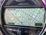 ●純正ナビ:一体感のあるナビは、高級感ある車内を演出してくれます。Bluetooth再生などオーディオ機能も充実しておりますので、運転もより楽しめます♪