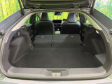 【パワーバックドア】スマートキーや運転席のボタンを押すだけでリアゲートが自動で開閉します!荷物を持っている時や、高い位置にあるバックドアを閉める際に便利な機能です♪