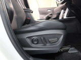 パワーシート搭載。微妙な調整が手軽にでき、ピッタリなポジションで運転することが可能です。