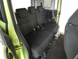 ゆとりある広々とした車内空間は、ドライブを始め買い物やレジャーなど、幅広く活躍します。一人でもみんなとでもお出かけを楽しみましょう!