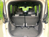 普段のお買い物や通勤、送迎等に十分な荷室スペースを確保しております。セカンドシートを倒すと、大きな荷物の積載も可能です♪