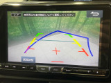 【バックカメラ】駐車時に後方がリアルタイム映像で確認できます。大型商業施設や立体駐車場での駐車時や、夜間のバック時に大活躍!運転スキルに関わらず、今や必須となった装備のひとつです!