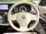 インテリアに合わせたデザインのステアリングは、運転される方のことも考え、運転しやすい形状、大きさです。是非一度、実際に触ってお確かめください。