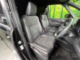 運転席シート廻りは使用感も少なく、良好な状態となっています。丁寧に使われていたことがよくわかりますね。