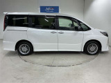 安心感のある力強い走り。静かな車内で家族とのおしゃべりが盛り上がります。