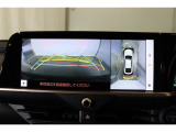 車両を上から見たような映像表示するパノラミックビューモニター付き!