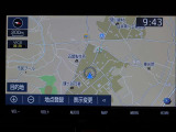 純正ナビを装備。タッチパネル式で使いやすく、お出かけもラクラクです。