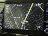 メーカー装着のディスプレイオーディオを装備しております。