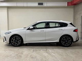 【拘りのFR】BMWが多く採用するFR車。ダイレクトでスポーティな加速感・シャープなハンドリングを実現。縦置きエンジンレイアウトにより、フラットで上質な乗り味です。
