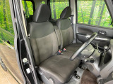 運転席シート廻りは使用感も少なく、良好な状態となっています。丁寧に使われていたことがよくわかりますね。
