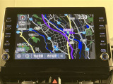 いまや必須装備「ナビゲーション」搭載!知らない場所にスイスイッとドライブ。もう、これなしではハンドルを握れませんね!でも運転中の操作は危険ですのでご注意ですね☆