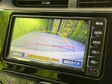 【バックカメラ】駐車時に後方がリアルタイム映像で確認できます。大型商業施設や立体駐車場での駐車時や、夜間のバック時に大活躍!運転スキルに関わらず、今や必須となった装備のひとつです!