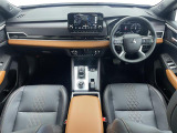 アウトランダー PHEV 2.4 P 4WD 本革シート