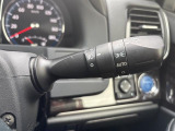 【オートライト(AUTO)】外の明るさをシステムが感知して、自動でヘッドライトが点灯します。ヘッドライトをつけ忘れを防ぐ便利機能です。