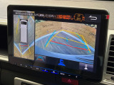 【パノラミックビューモニター】専用のカメラにより、上から見下ろしたような視点で360度クルマの周囲を確認することができます☆死角部分も確認しやすく、狭い場所での切り返しや駐車もスムーズに行えます。