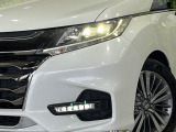 【LEDヘッドライト】悪天候や夜間走行時も良好な視界を確保し安心して運転できる高輝度LEDヘッドライトを装備!点灯速度が早く、消費電力も抑えられています。