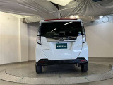 リヤ、後ろから見るとまた車の印象が変わってきますね☆☆