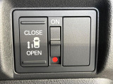 【パワースライドドア】スマートキーや運転席のスイッチでスライドドアの開閉が可能♪電動だから力を入れてドアを開ける必要が無く、小さいお子様でも、重い荷物を持っている時もラクに開け閉めできます♪