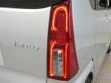 LEDテールライトです。省電力、高輝度のLEDは明るく照らすので夜間運転時の視認性を高めます。スタイリッシュな見た目で細かいところもこだわりたいあなたに!