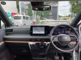 シンプルな運転席回りで操作も楽です