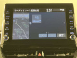 いまや必須装備「ナビゲーション」搭載!知らない場所にスイスイッとドライブ。もう、これなしではハンドルを握れませんね!でも運転中の操作は危険ですのでご注意ですね☆