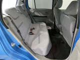 気になる汚れは「まるまるクリン」で解消! 当社の中古車はシートを外して隅々までキレイにクリーニングしてあります。