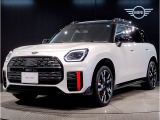☆MINI クロスオーバー・カントリーマン専門店☆!クロスオーバー・カントリーマンを買うなら箕面店です!!クロスオーバー・カントリーマンをご検討頂く際は一度箕面店にご相談下さい!