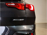 BMWの伝統の丸目4灯ヘッドライトでございます。LEDライトで視認性もよく明るく安全性の向上につながります。