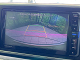 【バックカメラ】駐車時に後方がリアルタイム映像で確認できます。大型商業施設や立体駐車場での駐車時や、夜間のバック時に大活躍!運転スキルに関わらず、今や必須となった装備のひとつです!
