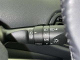 【オートライト】車外の明るさに応じて自動的にライトの点灯・消灯をしてくれます