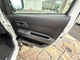 洗練されたデザインの運転席回りはドライビングの愉しさを予感させてくれます♪