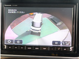お車選びをお楽しみ頂けるよう、在庫車の展示スペースを十分に確保しております。