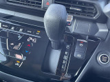 【 シフト 】スムーズなシフトチェンジで快適にお車を操縦していただけます!//
