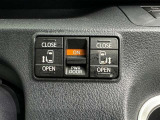 両側電動スライドドアで狭い所でも乗り降り楽々です!