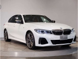 BMWのダイナミック且つエモーショナルなスタイルを印象付けるキャラクターライン(プレスライン)眺めているだけで溜め息の出る美しさです☆