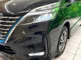 【LEDヘッドライト】悪天候や夜間走行時も良好な視界を確保し安心して運転できる高輝度LEDヘッドライトを装備!点灯速度が早く、消費電力も抑えられています。