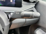 オートライト機能付きです♪またハイビームアシストで、先行車または対向車や周囲の明るさなどに応じ、自動的にハイビーム(上向き)とロービーム(下向き)を切り替えます♪
