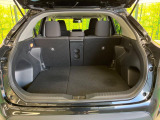 普段のお買い物や通勤、送迎等に十分な荷室スペースを確保しております。セカンドシートを倒すと、大きな荷物の積載も可能です♪