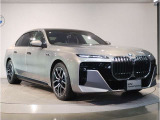 BMWのダイナミック且つエモーショナルなスタイルを印象付けるキャラクターライン(プレスライン)眺めているだけで溜め息の出る美しさです☆