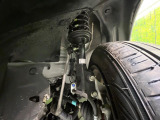 お車を安心してお乗りいただく為には、足回りの定期点検が欠かせません。サービスサポート(有償保証)では無料点検もご提供しており、安心のカーライフをお過ごしいただけるサポート体制が整っています。