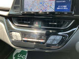 向かい側にサービス工場完備。車検・メンテもお任せください!