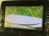 【バックカメラ】駐車時に後方がリアルタイム映像で確認できます。大型商業施設や立体駐車場での駐車時や、夜間のバック時に大活躍!運転スキルに関わらず、今や必須となった装備のひとつです!