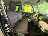 運転席シート廻りは使用感も少なく、良好な状態となっています。丁寧に使われていたことがよくわかりますね。