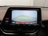 バックモニターを装備しています。車庫入れ時等に車両後方が確認出来るのでとても便利です。