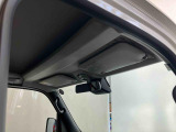 たとえばダイハツのお店にある、たくさんのスマアシ搭載車は、正常に作動する事をしっかり確認します。
