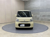 お車購入のポイントとなるフロントマスクです!かわいらしい目つきが印象的なデザインのヘッドランプです。