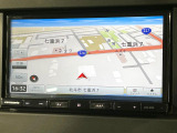 【ナビゲーション】目的地までしっかり案内してくれる使いやすいナビ。Bluetooth接続すればお持ちのスマホやMP3プレイヤーの音楽を再生可能!毎日の運転がさらに楽しくなります!!